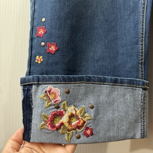 NEW Avenue Women’s Ankle Jeans Blue Plus Sz 26 High Rise Floral Embroidered - Picture 3 of 13